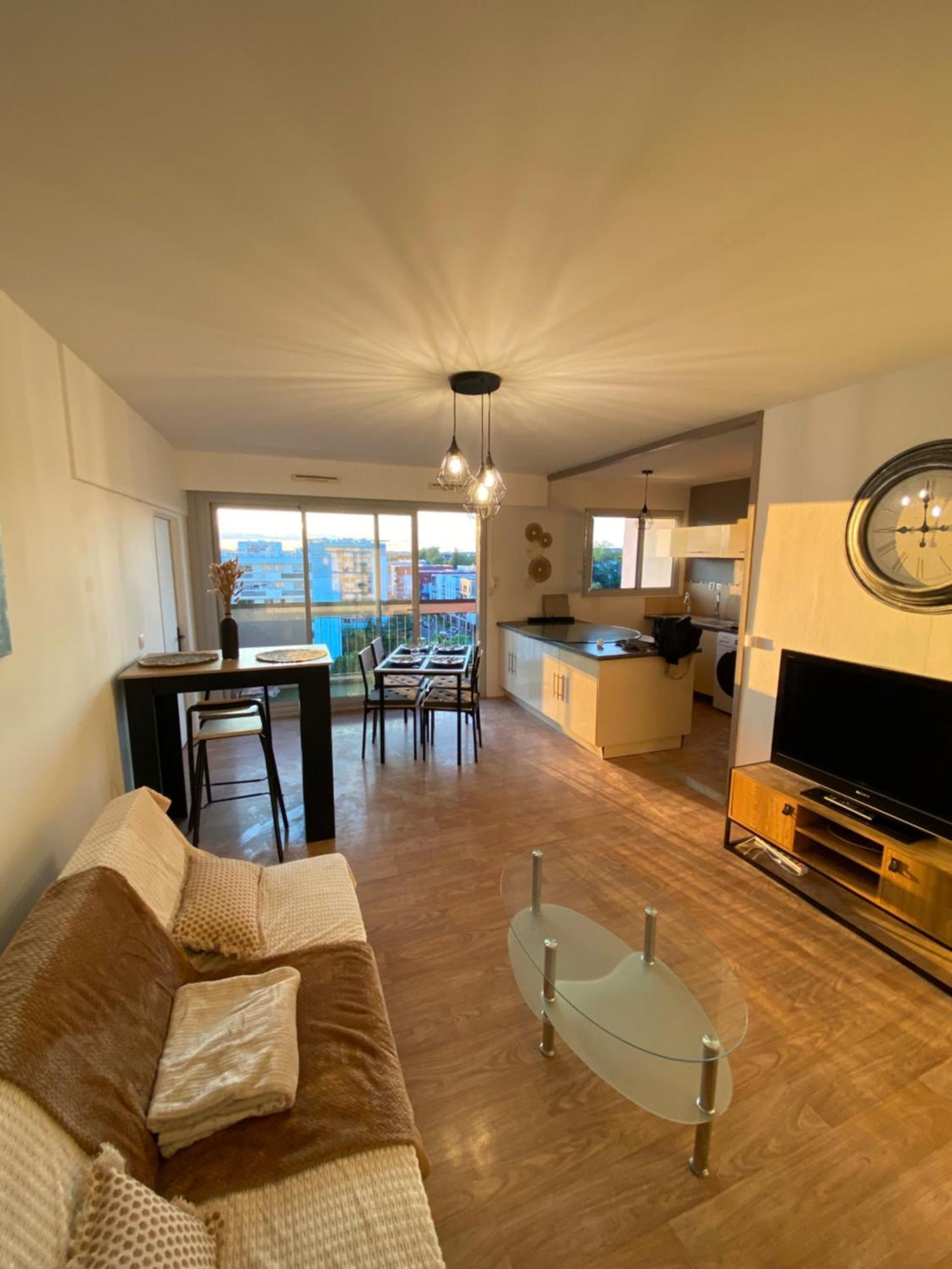 Appartement Spacieux - 10' Gare Angers Bagian luar foto