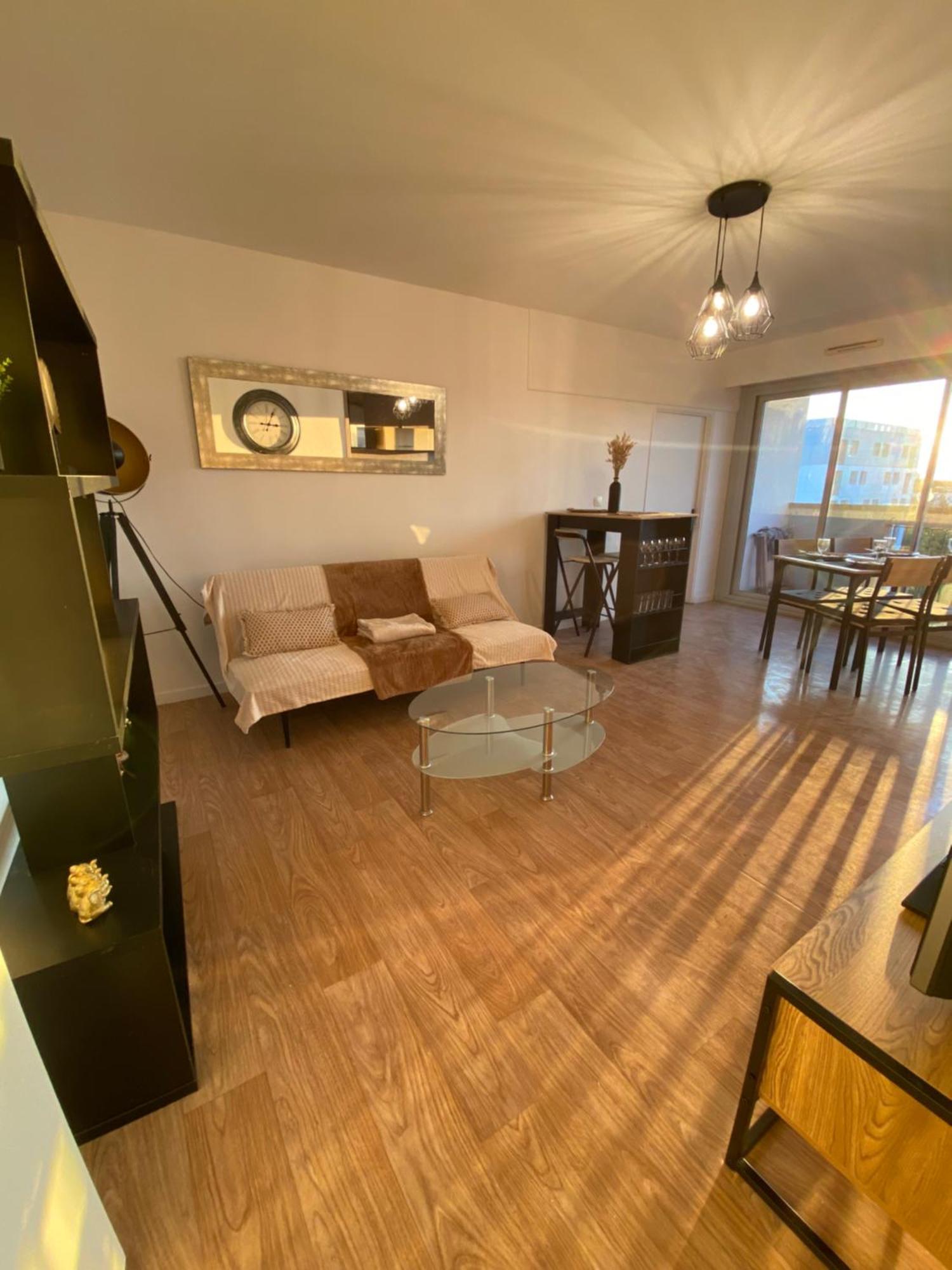 Appartement Spacieux - 10' Gare Angers Bagian luar foto